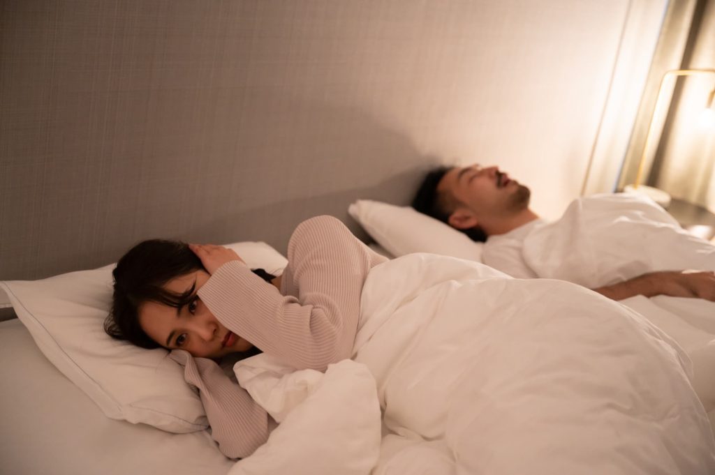 睡眠時無呼吸症候群の治療法とは？原因や検査法など解説